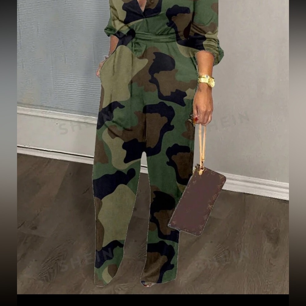 Sexy camouflage collared jumpsuit